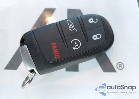 2014 Jeep Grand Cherokee Overland z USA, uszkodzony, nr VIN 1C4RJECG9EC331417